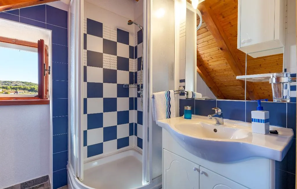 VILLA THREE BEDROOMS WITH PRIVATE POOL Room, Villa Vicina, Split