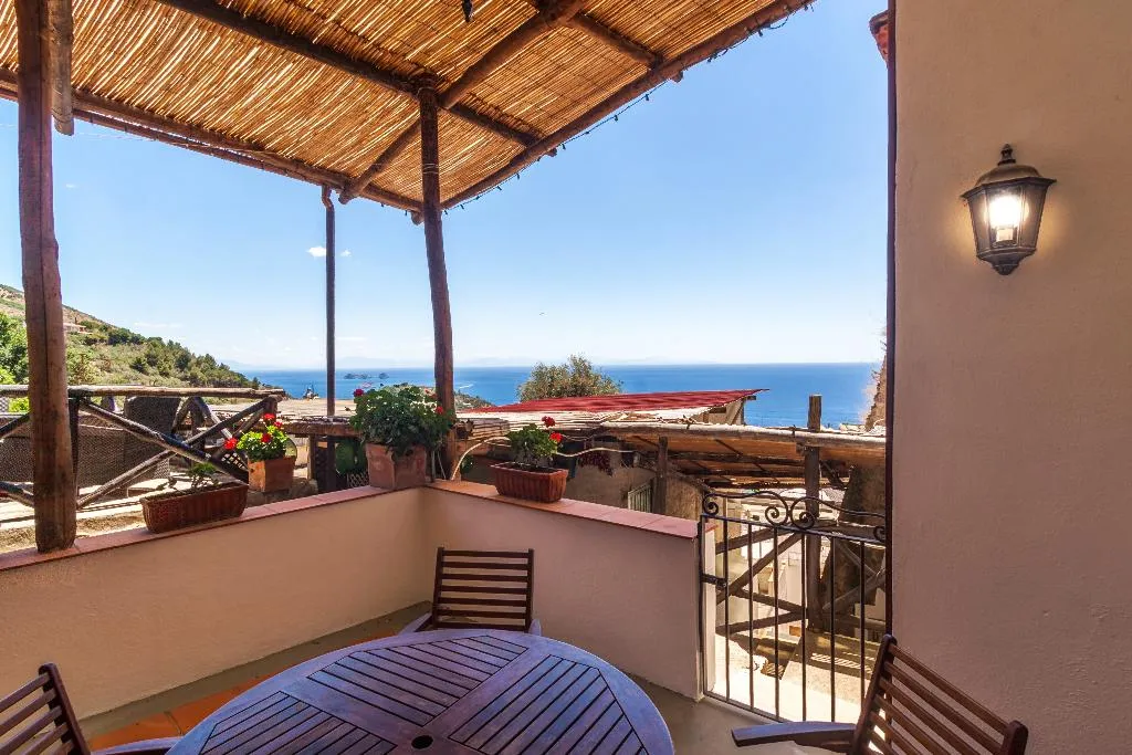 APARTMENT SUPERIOR SEA VIEW Room, Villarena Relais, Naples