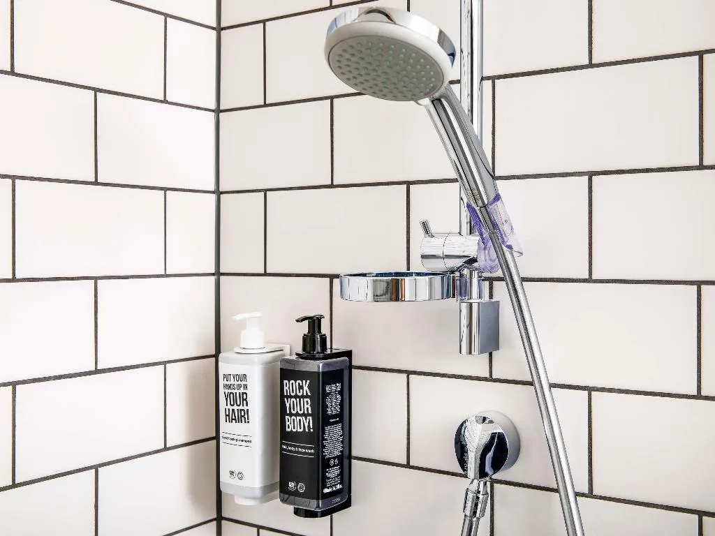 TRIPLE STANDARD Room, ibis Barcelona Santa Coloma, Barcelona