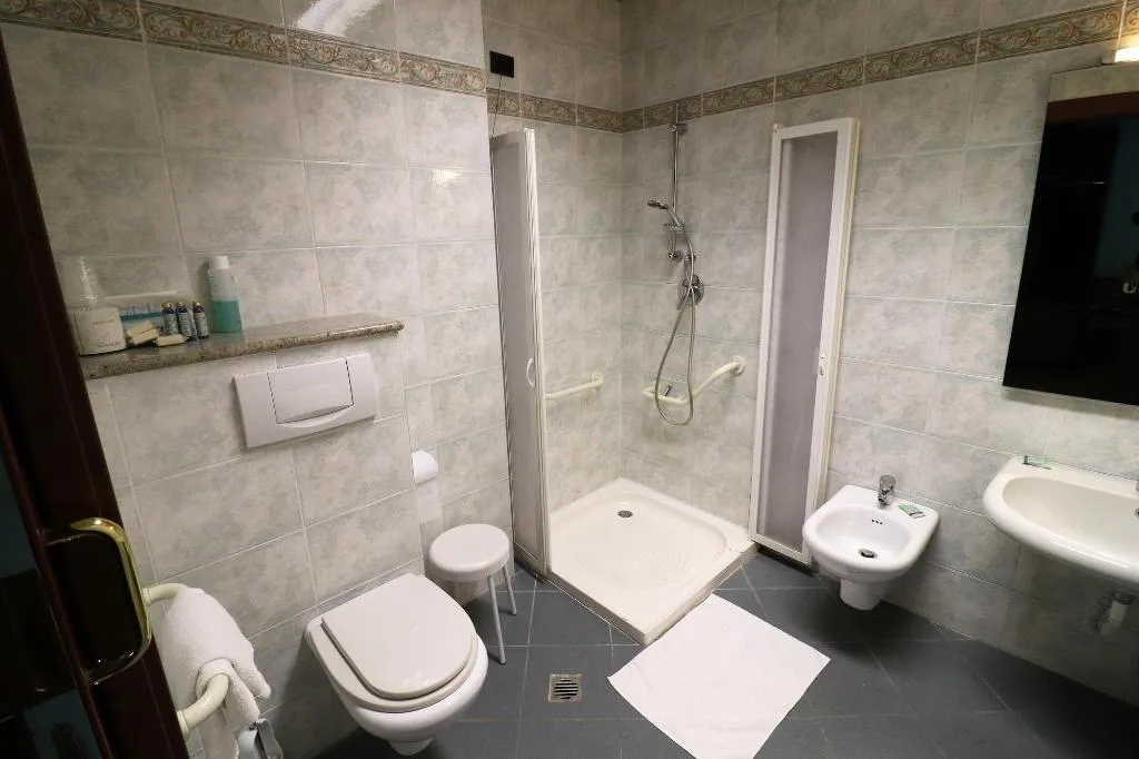 SINGLE STANDARD Room, Hotel Domenichino, Milan