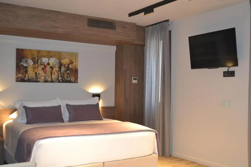 Room, Athens 507, Athens