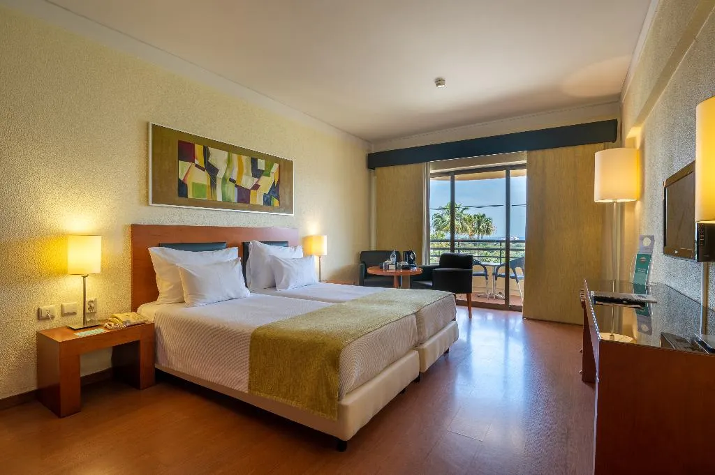Double or Twin POOL VIEW Room, Vila Gale Cerro Alagoa, Algarve