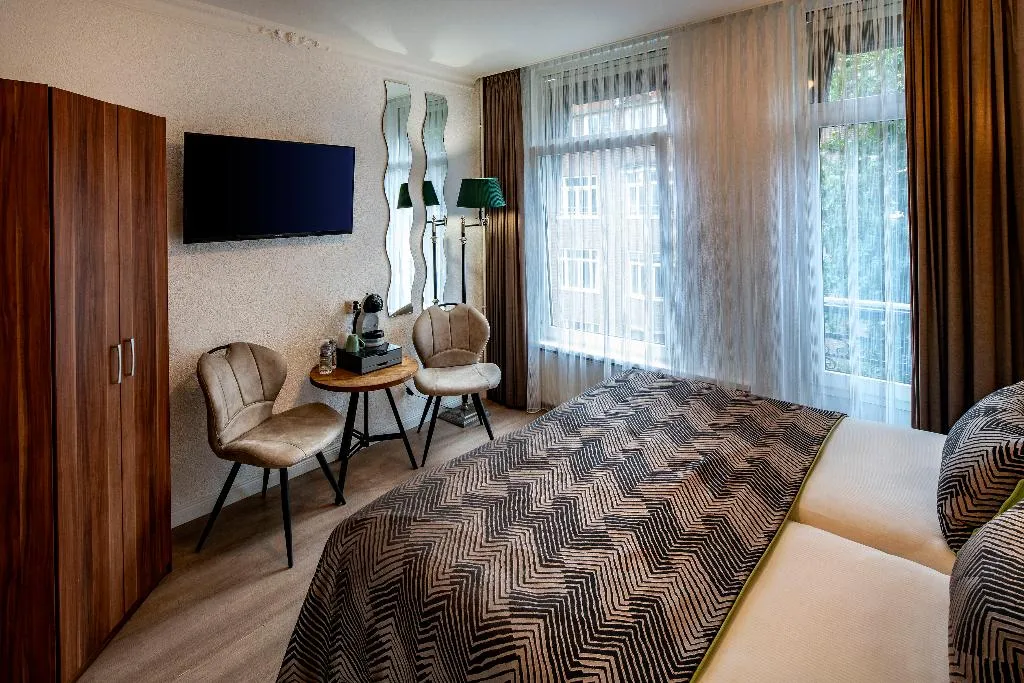 Double or Twin STANDARD Room, Hotel Jupiter, Amsterdam