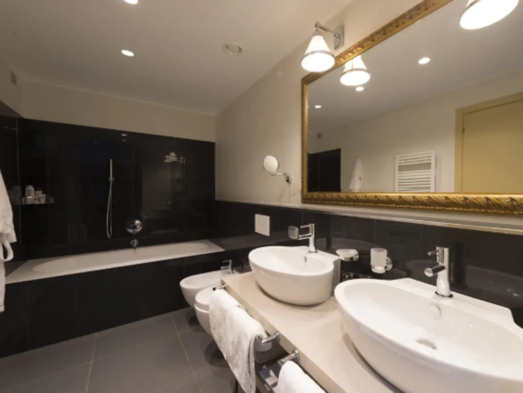 Double or Twin EXECUTIVE Room, Palace Hotel Lake Como, Milan