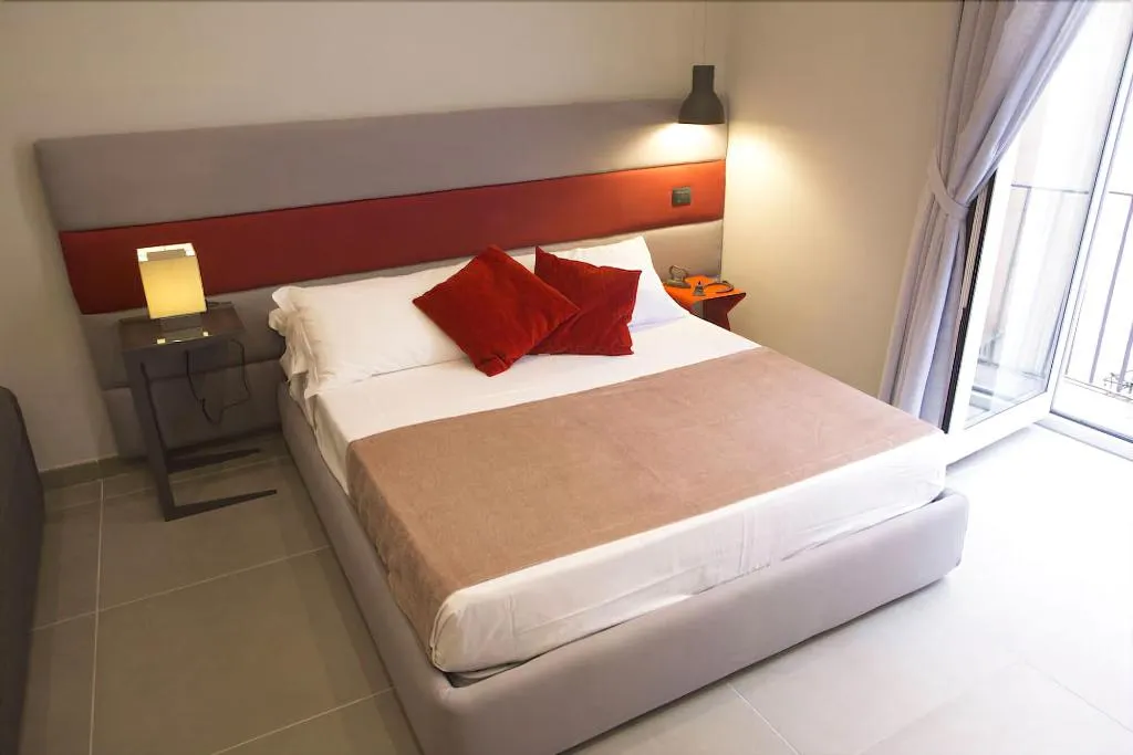 Room, Core Napoli, Naples