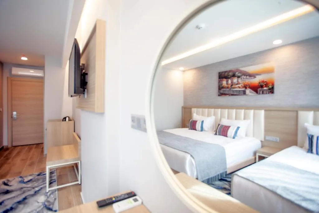 TRIPLE DELUXE Room, Old Town Point Hotel & Spa Antalya, Antalya