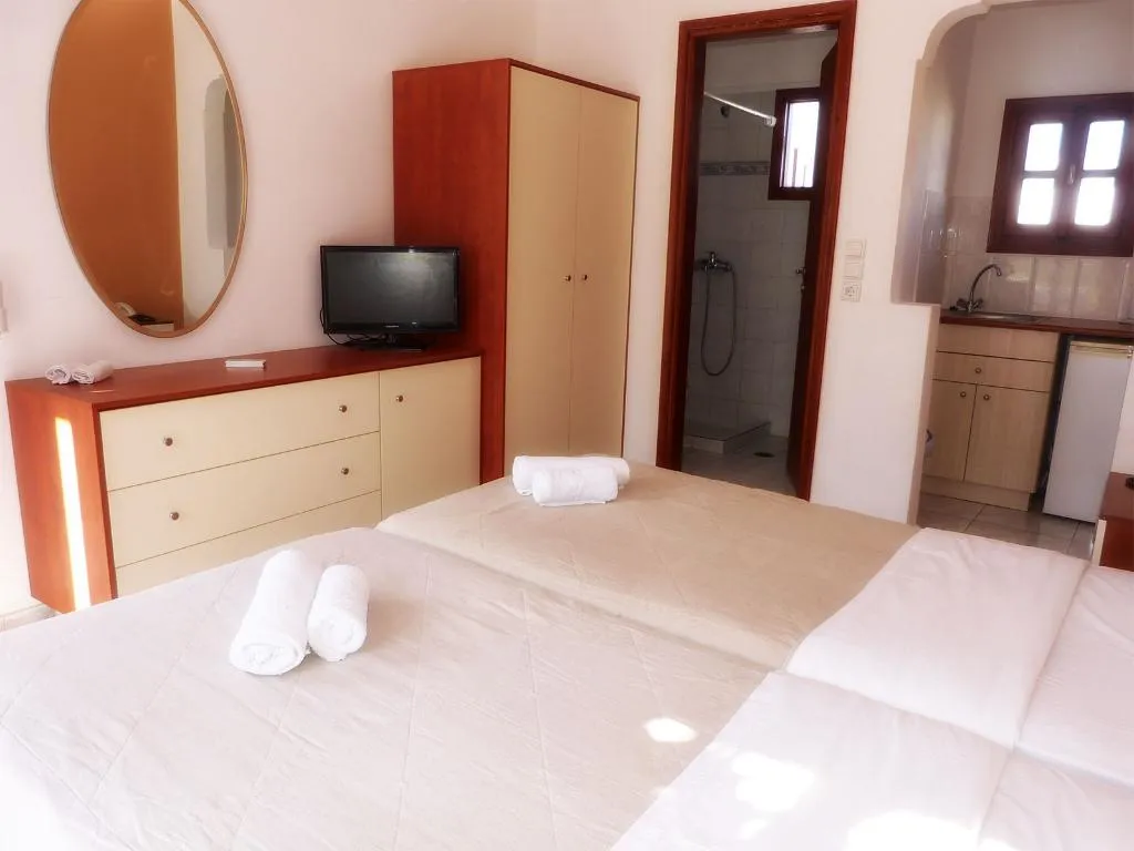 Double or Twin STANDARD Room, Aparthotel Black Sand, Santorini