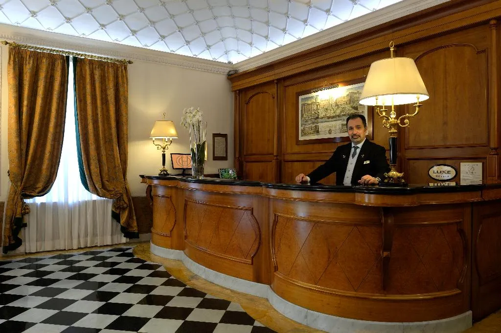 Lobby, Giulio Cesare, Rome