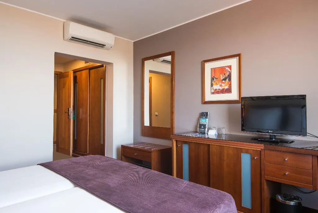 DOUBLE SINGLE USE SUPERIOR Room, Vila Gale Opera, Lisbon