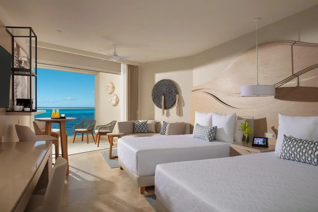JUNIOR SUITE OCEAN VIEW TWO QUEEN BEDS Room, Breathless Cancun Soul Resort & Spa, Cancun Area