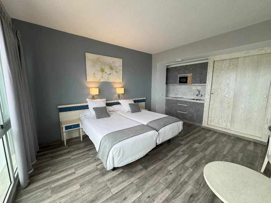 STUDIO WITH BALCONY Room, Colon Playa, Gran Canaria