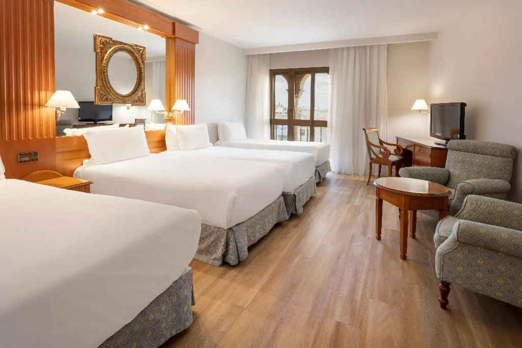 FAMILY ROOM STANDARD Room, Exe Sevilla Macarena, Seville