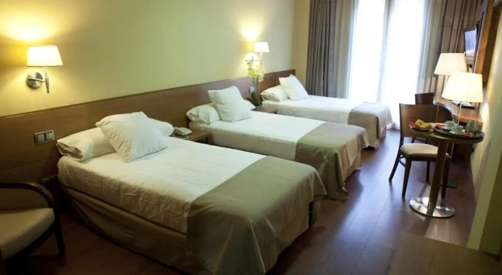 TRIPLE STANDARD Room, Sterling, Madrid