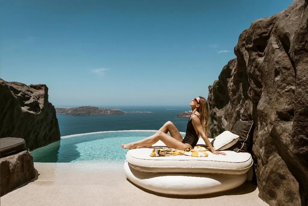 SUITE WITH PRIVATE POOL Room, One Of One Hotel, Santorini