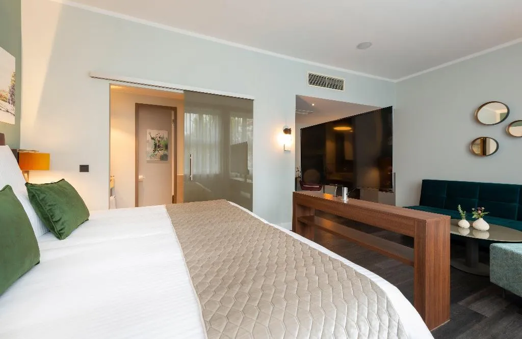 Room, Leonardo Royal Hotel Berlin Alexanderplatz, Berlin