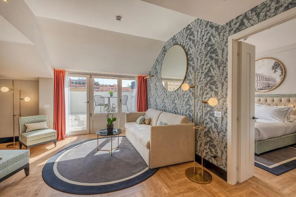 SUITE QUEEN SIZE BED Room, H10 Palazzo Galla, Rome