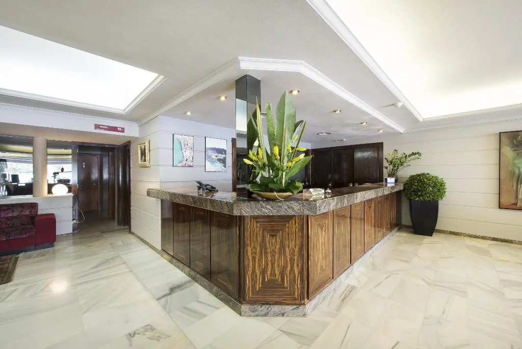 Lobby, Mirallac, Costa Brava