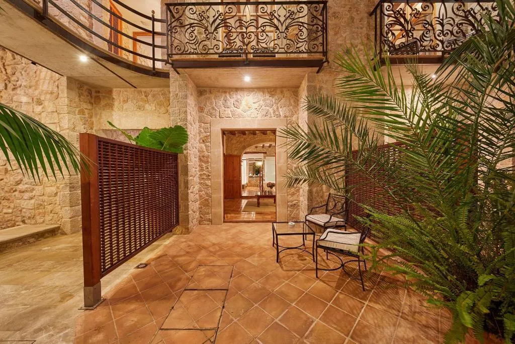 Terrace, Cas Comte Petit Hotel & Spa, Majorca