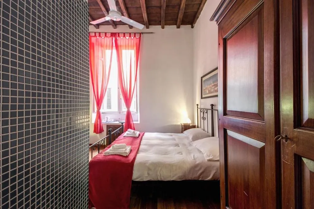 Room, Nova Domizia, Rome