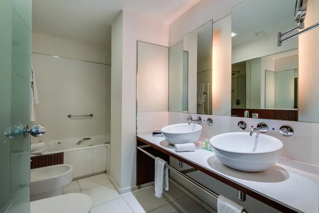JUNIOR SUITE STANDARD Room, BAH Barcelona Airport Hotel, Barcelona