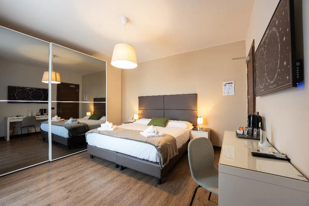 DOUBLE SUPERIOR Room, Hotel Gardenia Sirmione, Milan