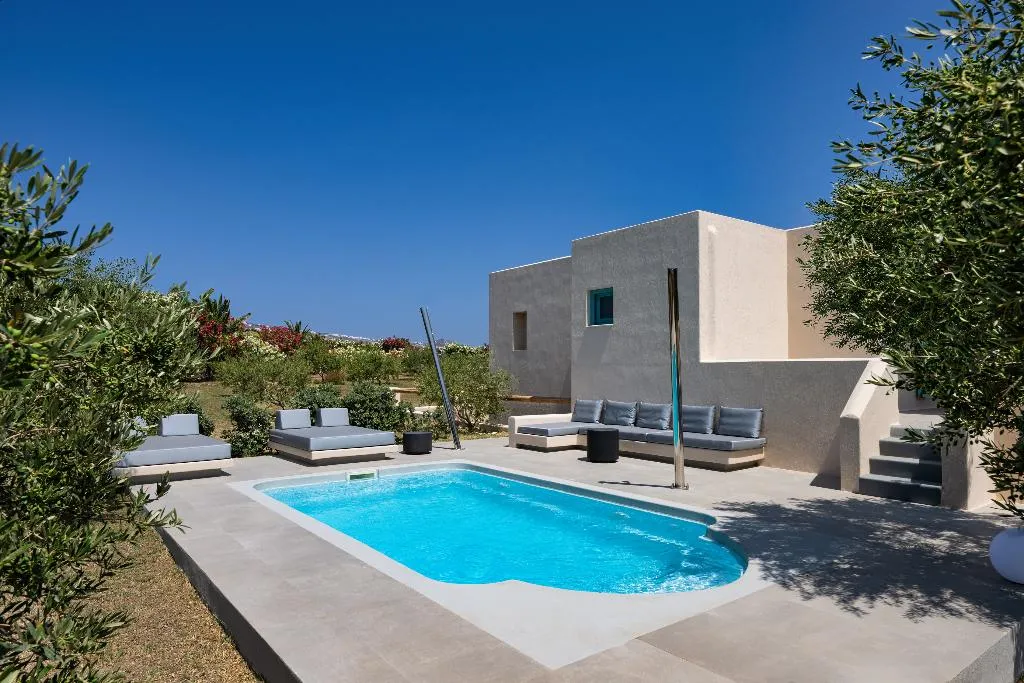VILLA THREE BEDROOMS WITH PRIVATE POOL Room, Sienna Eco Resort, Santorini
