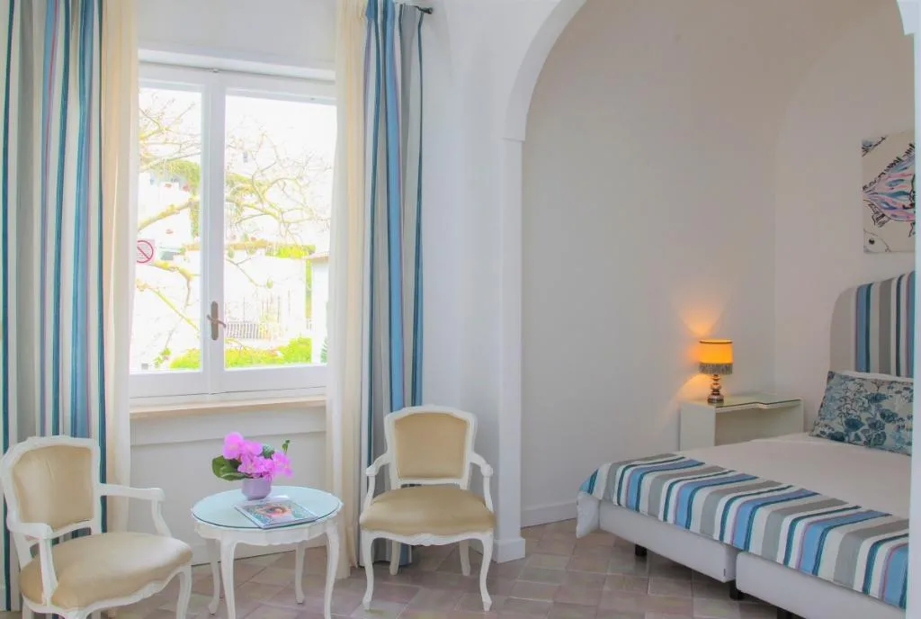 Double or Twin DELUXE GARDEN VIEW Room, Hotel Villa San Felice, Naples