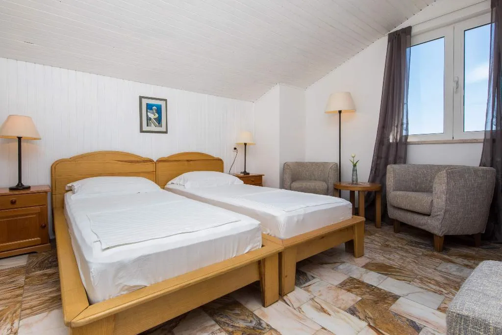 TWIN SEA VIEW Room, Guest House J&J, Dubrovnik