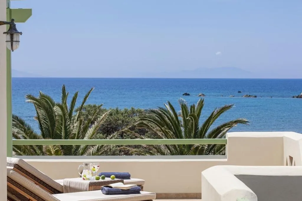 SUITE WITH JACUZZI Room, Finikas Hotel Naxos, Mykonos