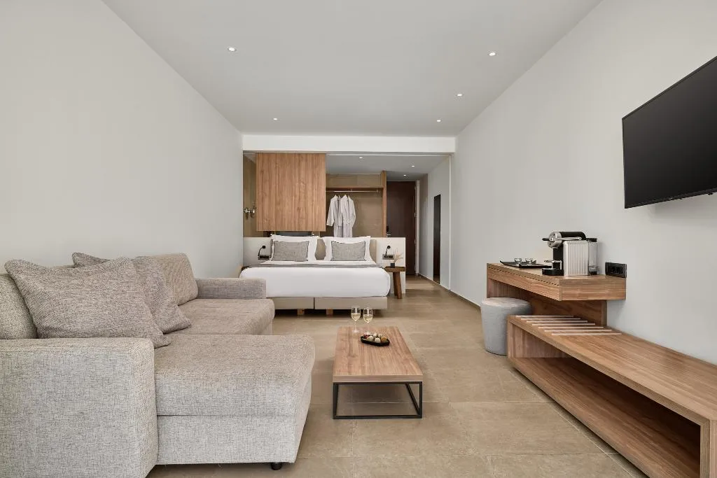 JUNIOR SUITE BEACH FRONT Room, Gennadi Grand Resort, Rhodes