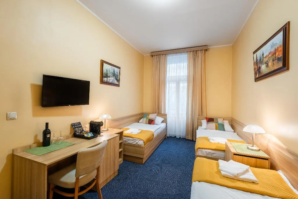 TRIPLE DELUXE Room, Hotel Libero, Prague