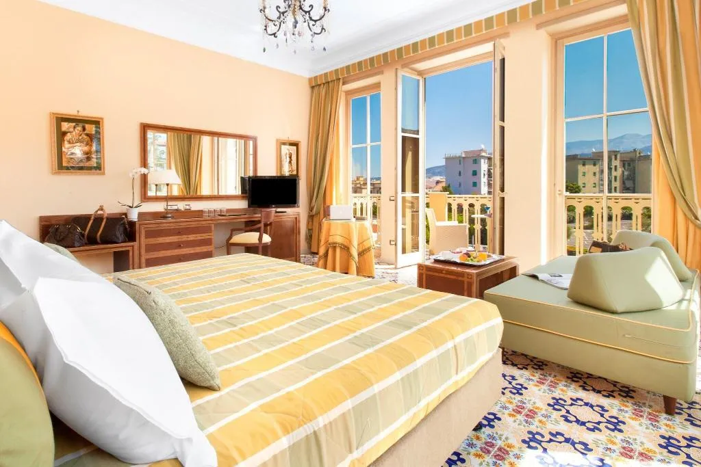 TRIPLE WITH BALCONY Room, Antiche Mura, Naples