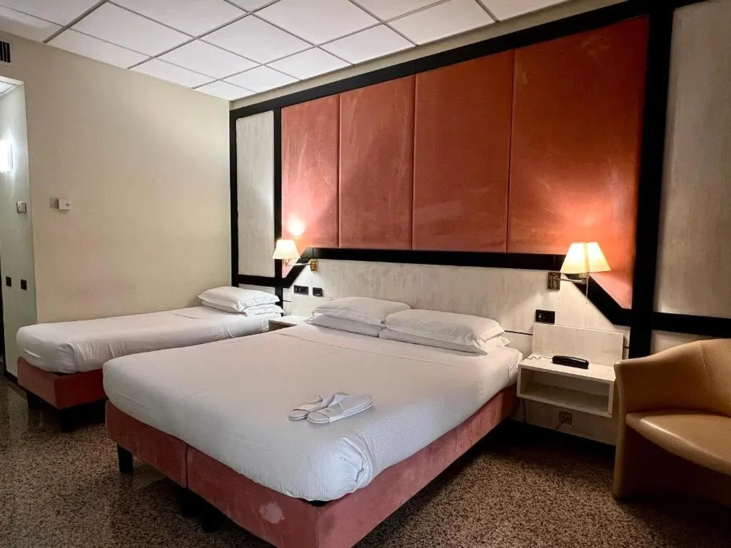 TRIPLE STANDARD Room, Hotel Diamante, Milan
