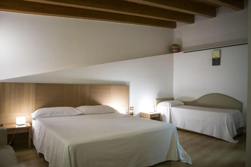 Room, Locanda Al Moro, Catania