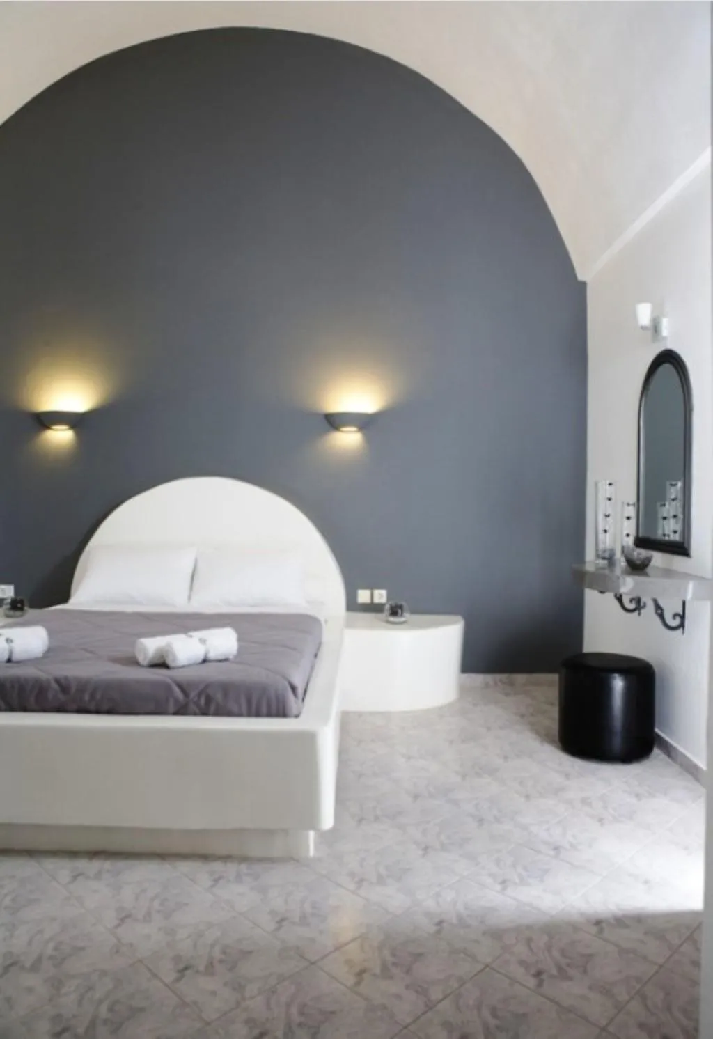 DOUBLE STANDARD Room, Philippion, Santorini