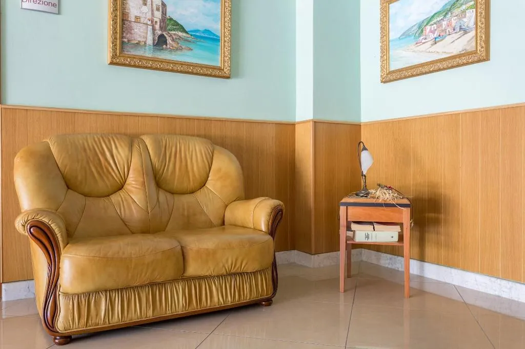 Lobby, Hotel Plaza, Naples