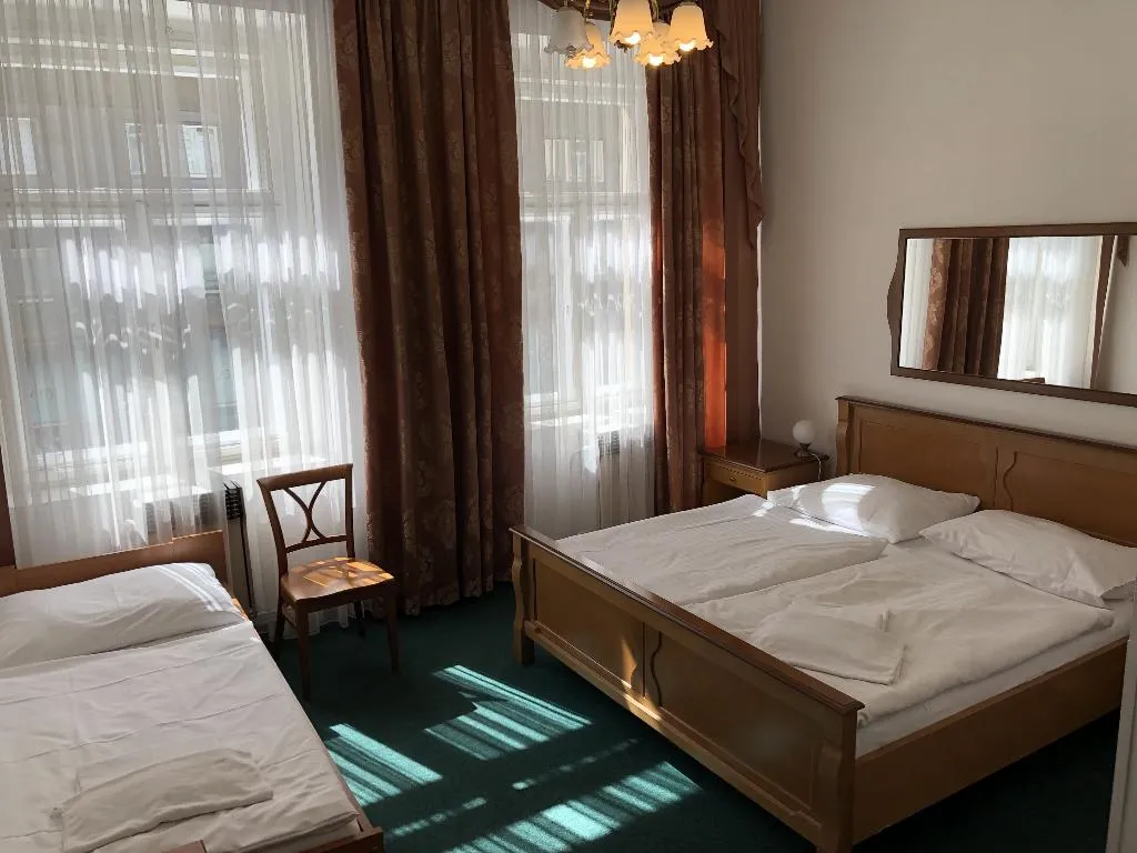TRIPLE DELUXE Room, Brezina, Prague
