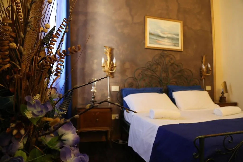 Room, Riverbanks, Florence