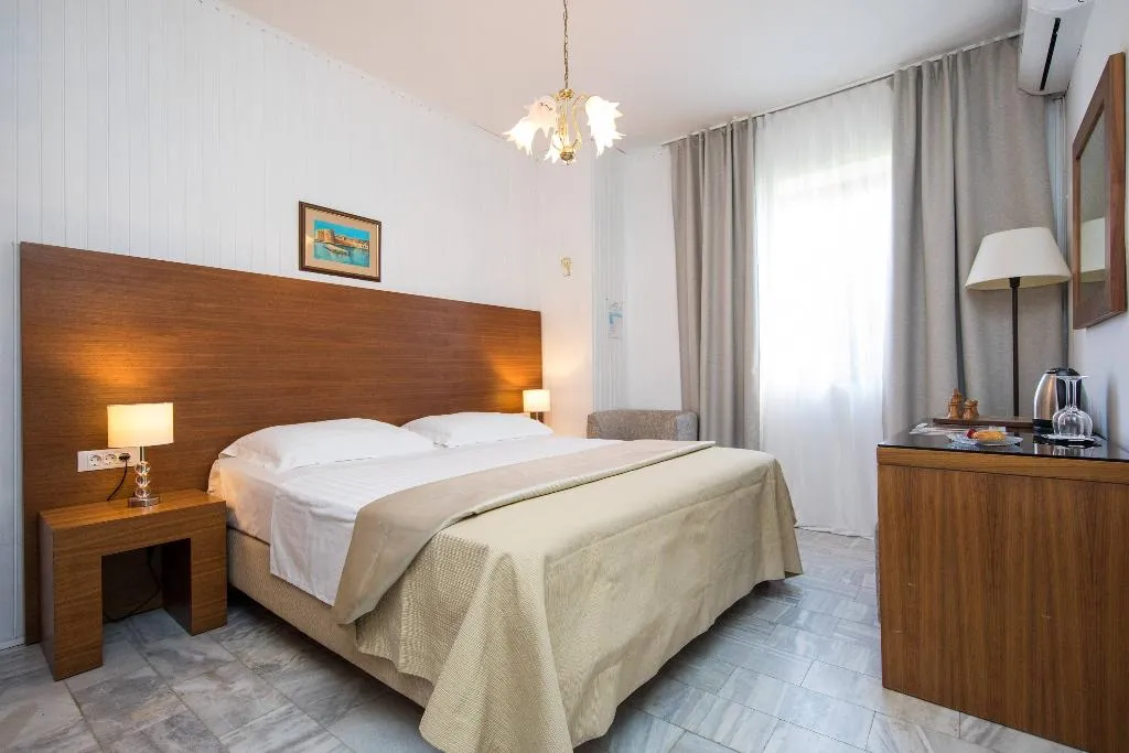 DOUBLE CLASSIC GARDEN VIEW Room, Guest House J&J, Dubrovnik