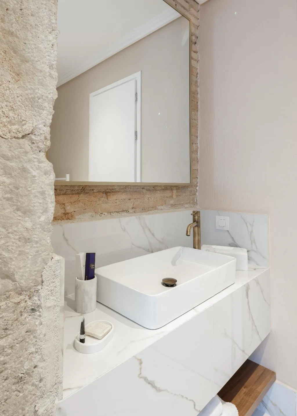 SUITE STANDARD Room, La Divina, Athens