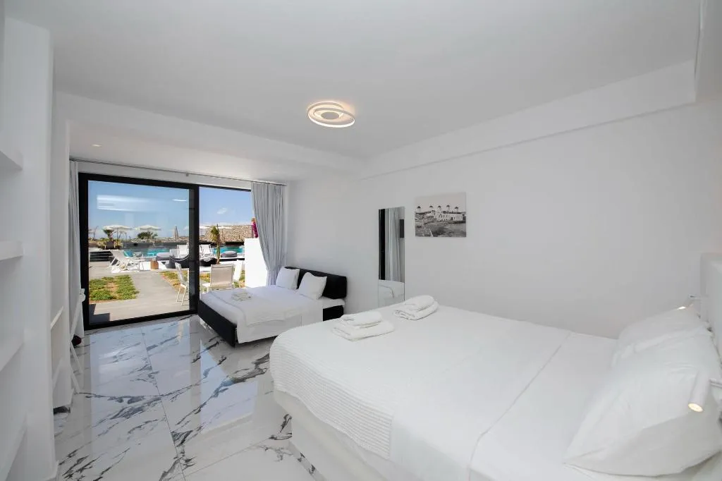 Room, Bianco A Nero, Mykonos