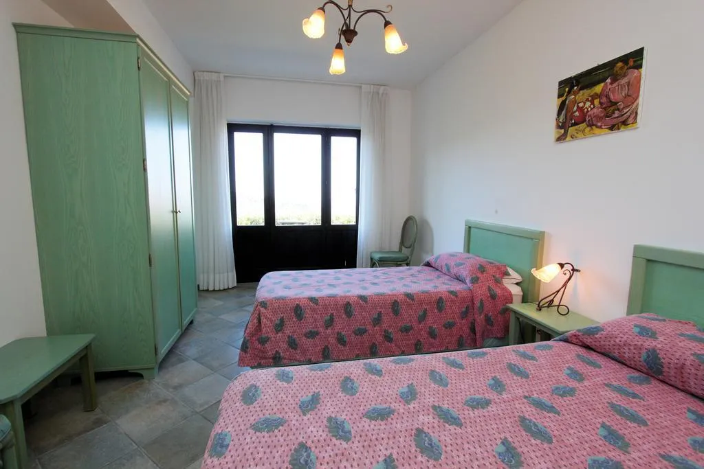 APARTMENT TWO BEDROOMS WITH TERRACE Room, Residence Galati, Catania