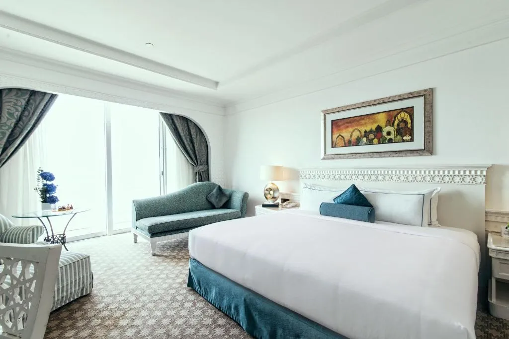 Room, Habtoor Grand Resort, Autograph Collection, Dubai