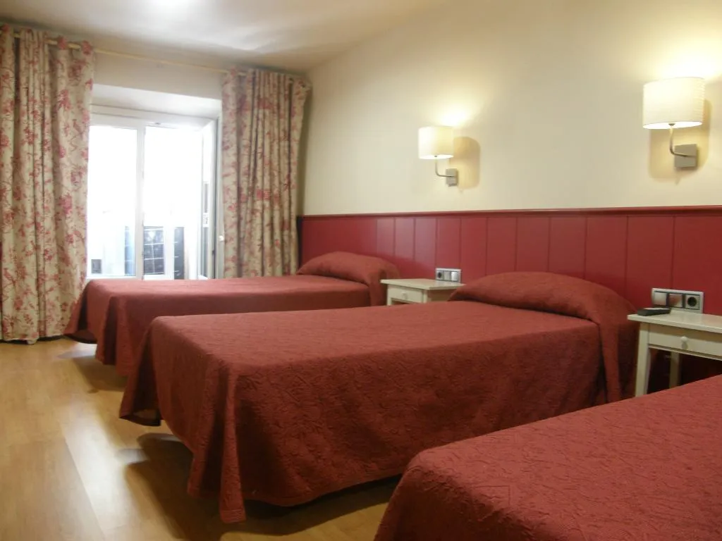 General view, Hostal Matheu, Madrid