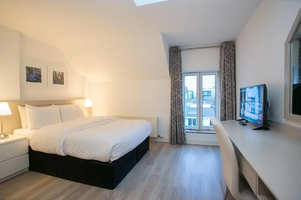 Room, Ballsbridge Townhouse - Merrion Road, Dublin