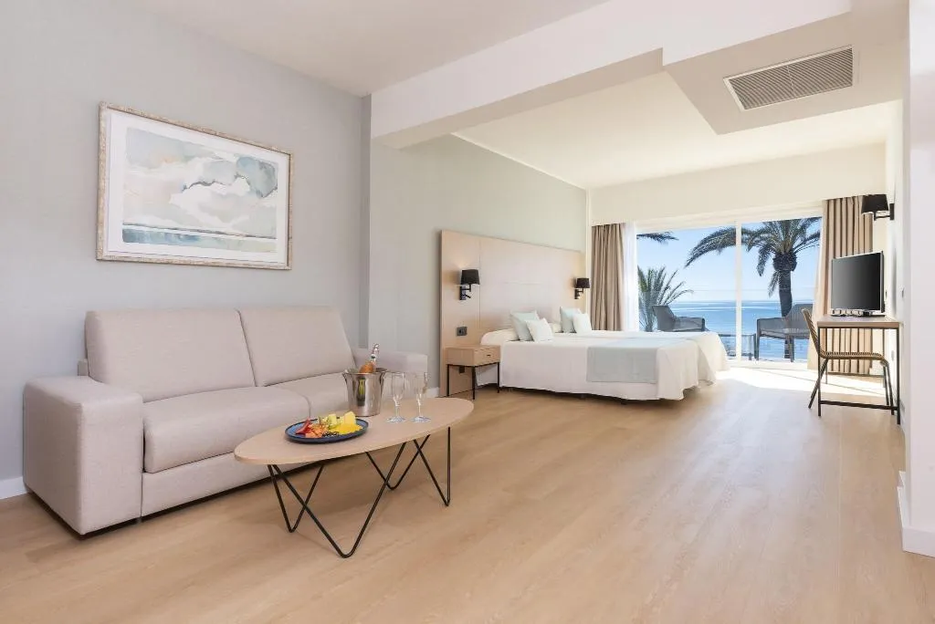 JUNIOR SUITE SEA VIEW WITH BALCONY Room, HSM Golden Playa, Majorca