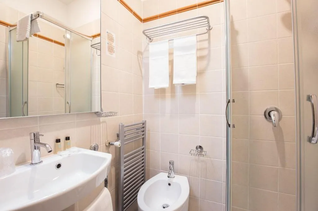 Room, Trastevere, Rome