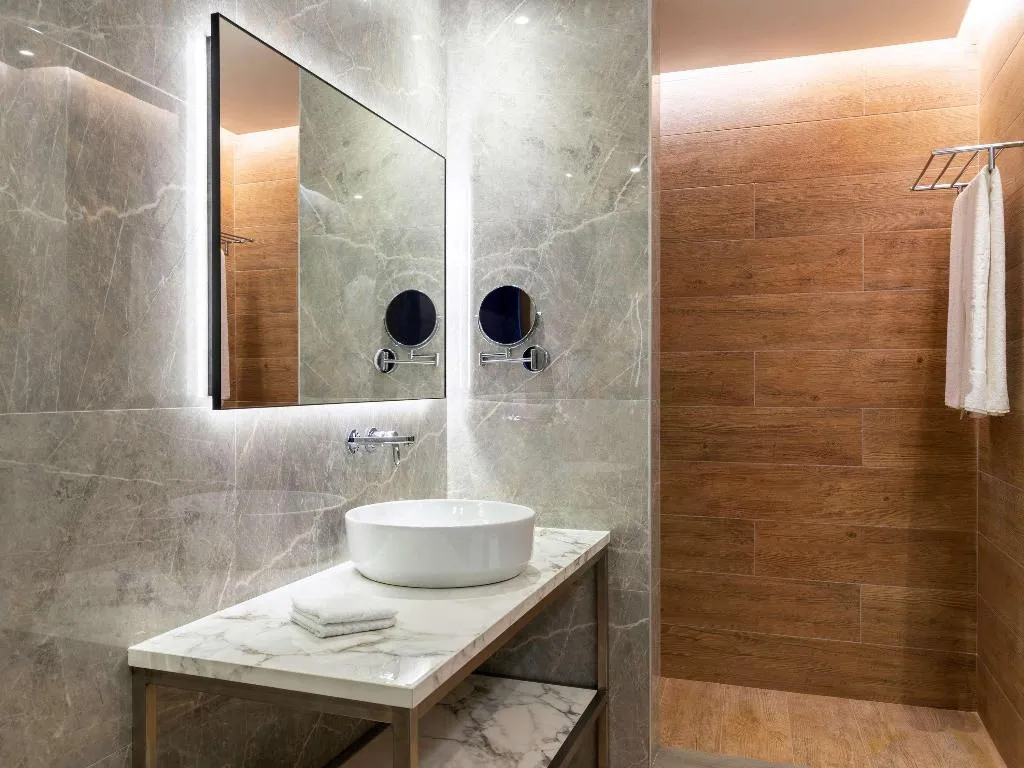 JUNIOR SUITE STANDARD Room, Movenpick Hotel Lalez Durres, Durres