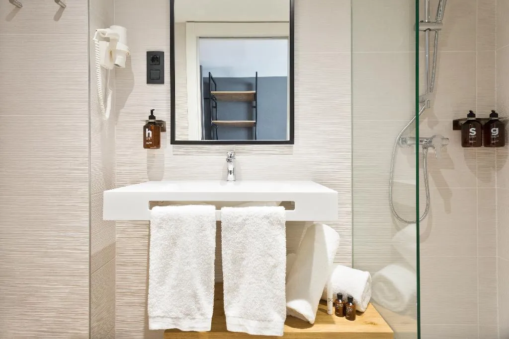 Double or Twin SUPERIOR Room, Hotel Acta Voraport, Barcelona