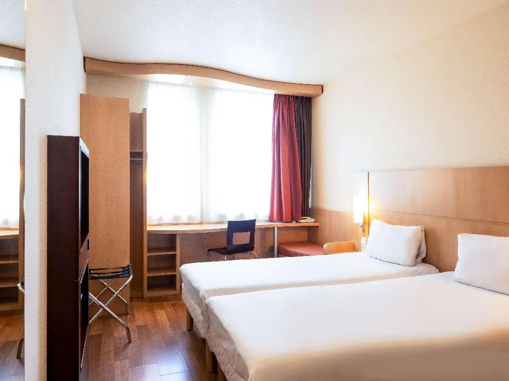 TWIN CAPACITY 2 Room, ibis Krakow Stare Miasto, Krakow